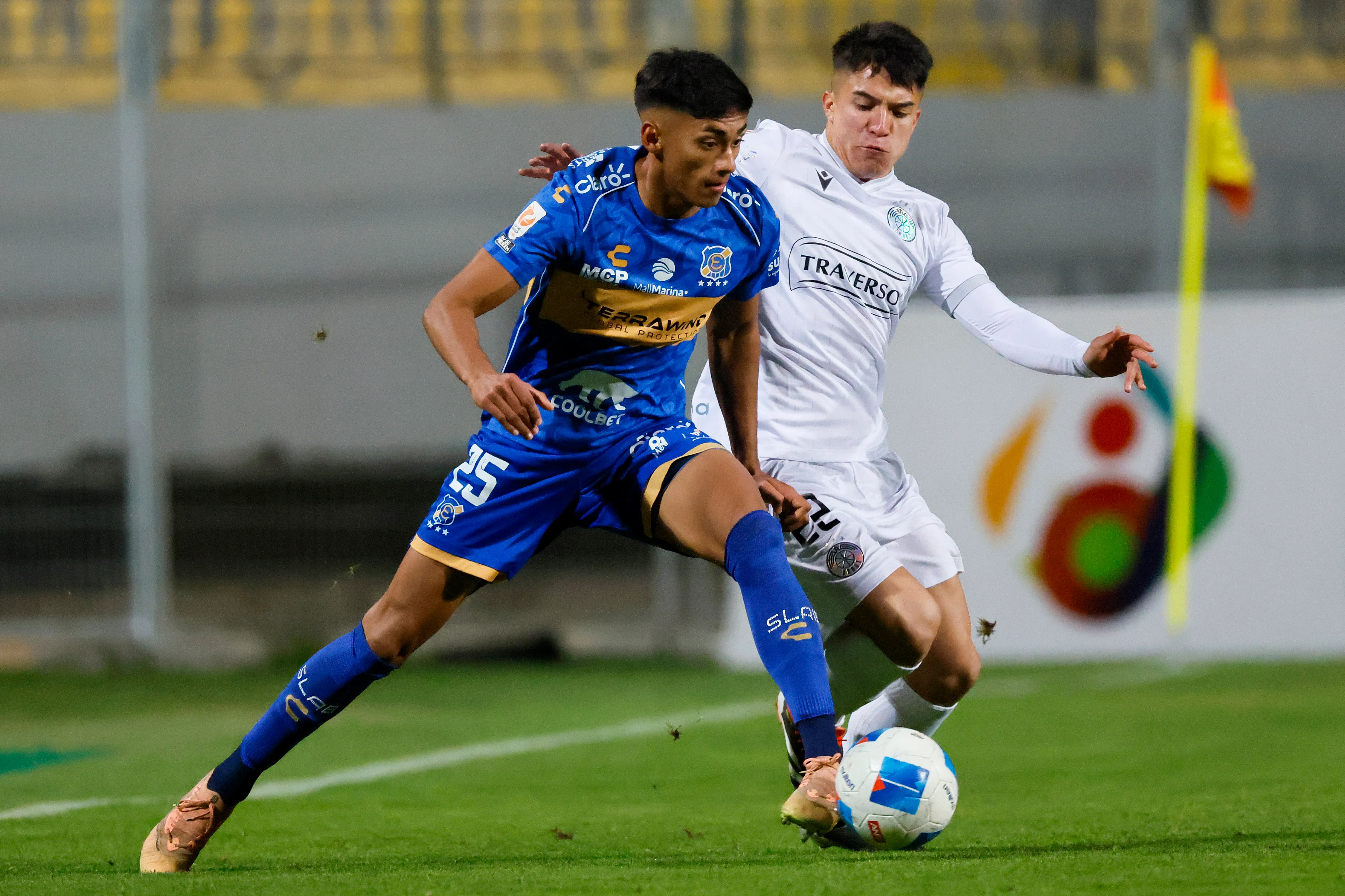 Audax Italiano y Everton irá en vivo por la señal de TNT.  (Foto: Andres Pina/Photosport)