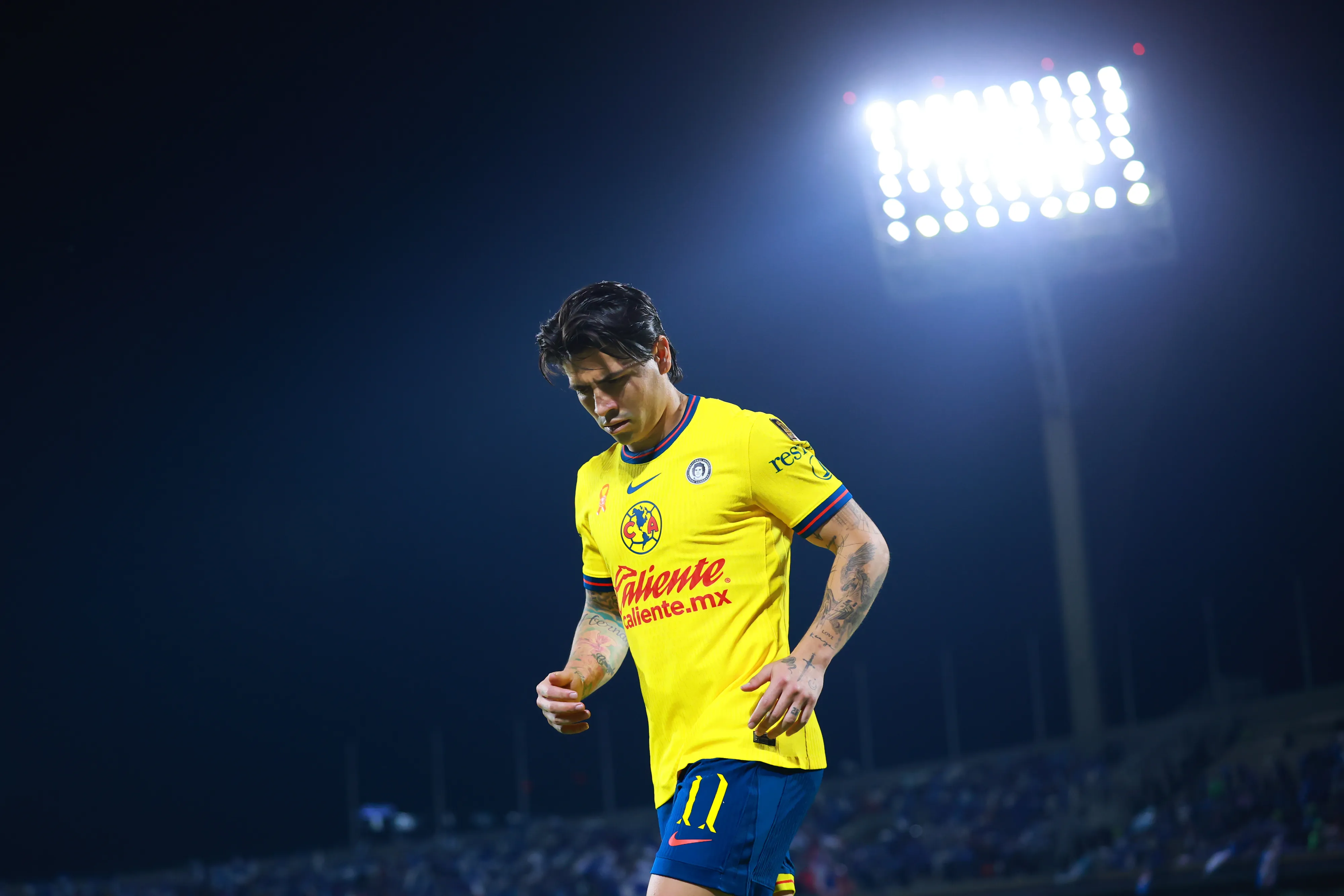 El jugador chileno vive duros momentos en el club mexicano. (Photo by Hector Vivas/Getty Images)