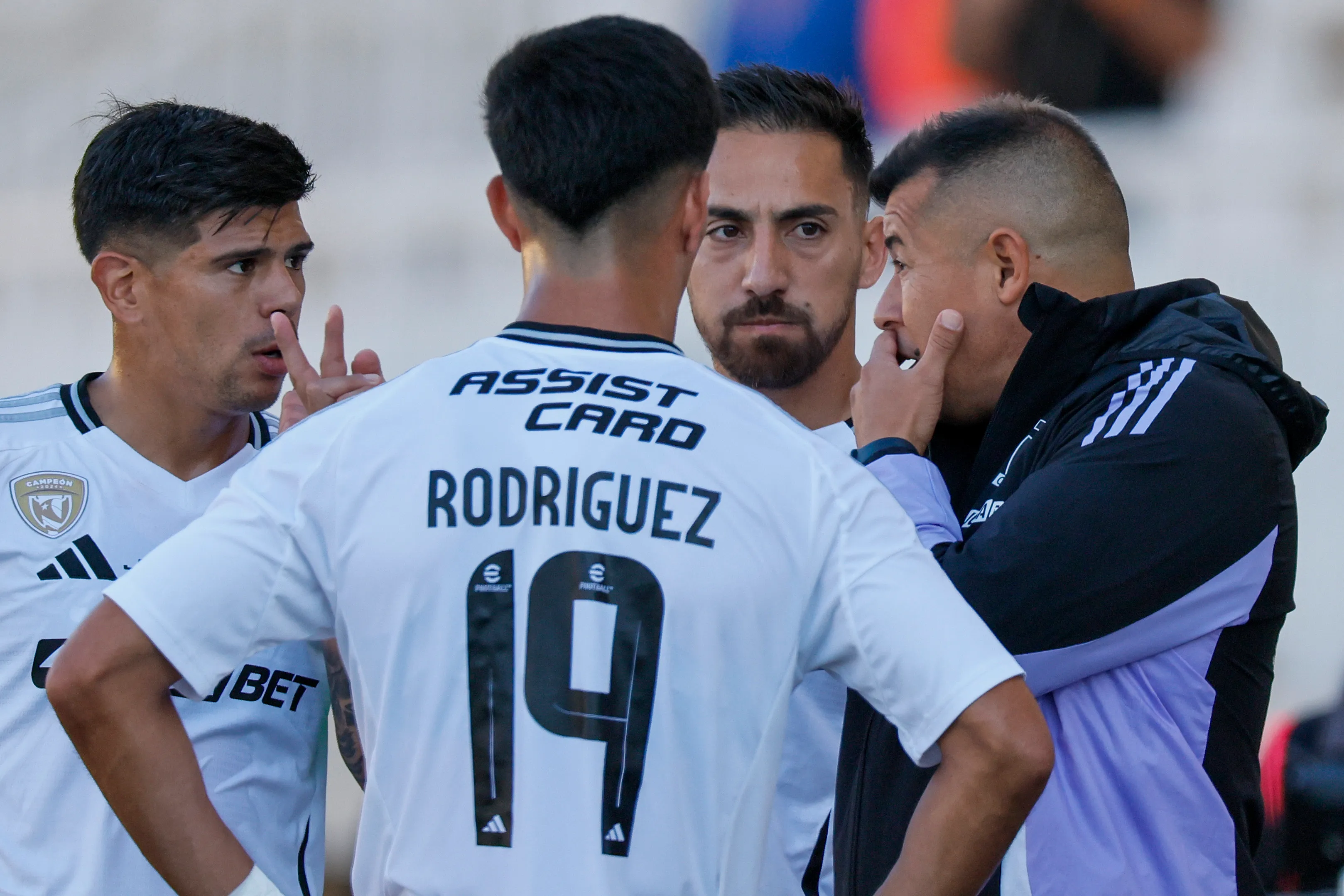 Almirón no lo cortó del todo, pero Ortiz sí | Photosport