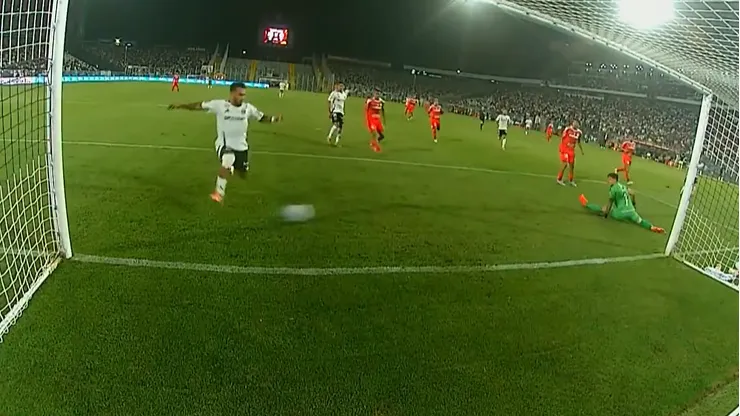 El increíble gol que se perdió Bolados en Colo Colo.