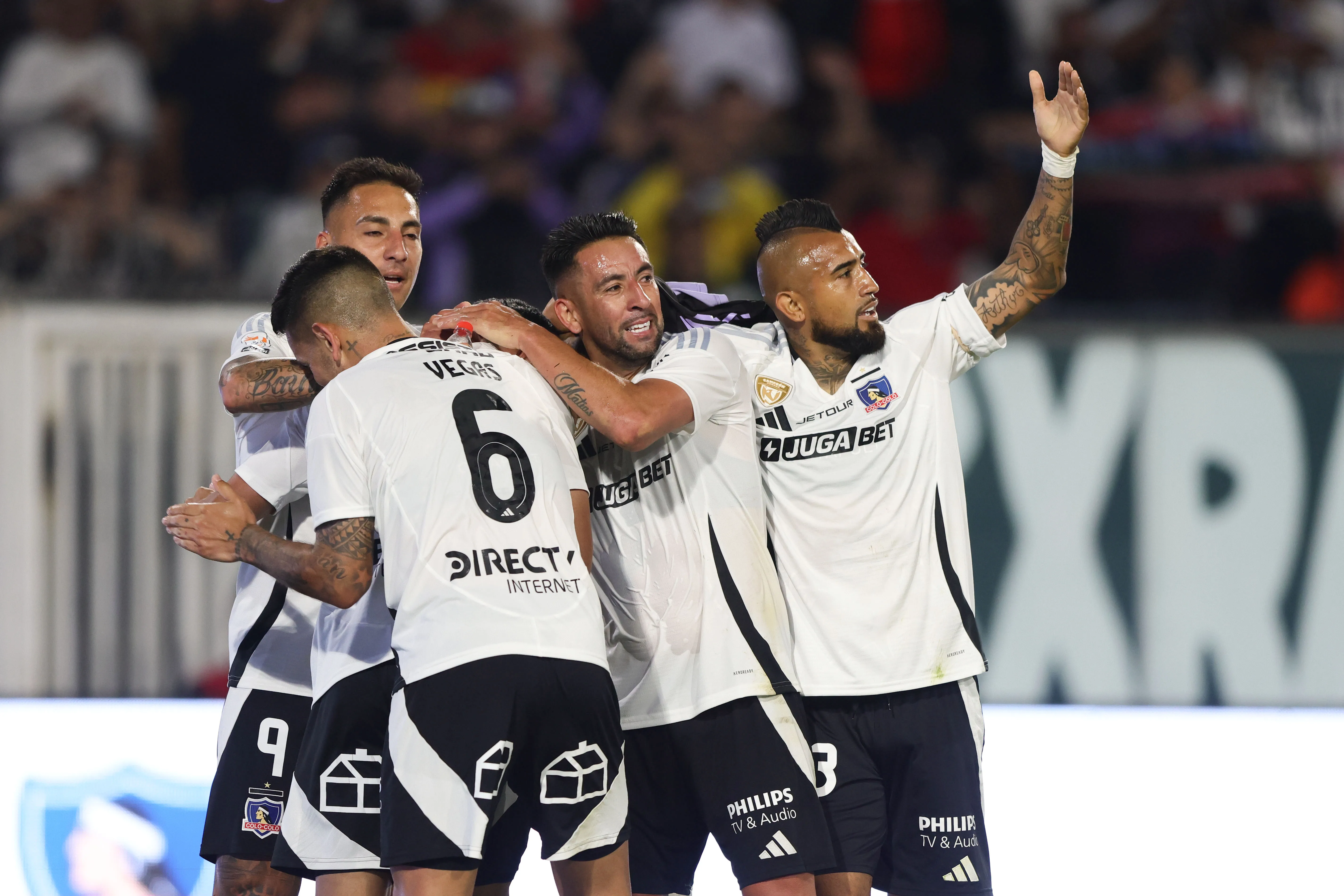 Arturo Vidal entró en el segundo tiempo en Colo Colo. Foto: Felipe Zanca/Photosport
