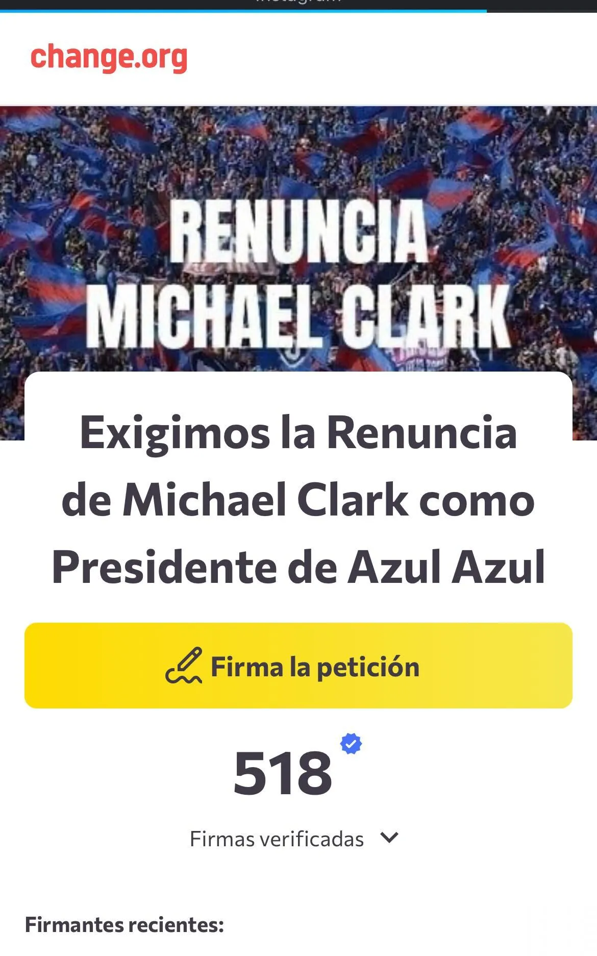 La junta de firmas de los hinchas de la U para pedir que salga Michael Clark.