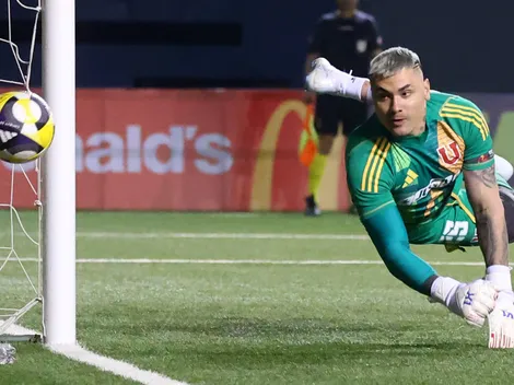 Video: Cristóbal Campos realiza brutal atajada en partido amistoso