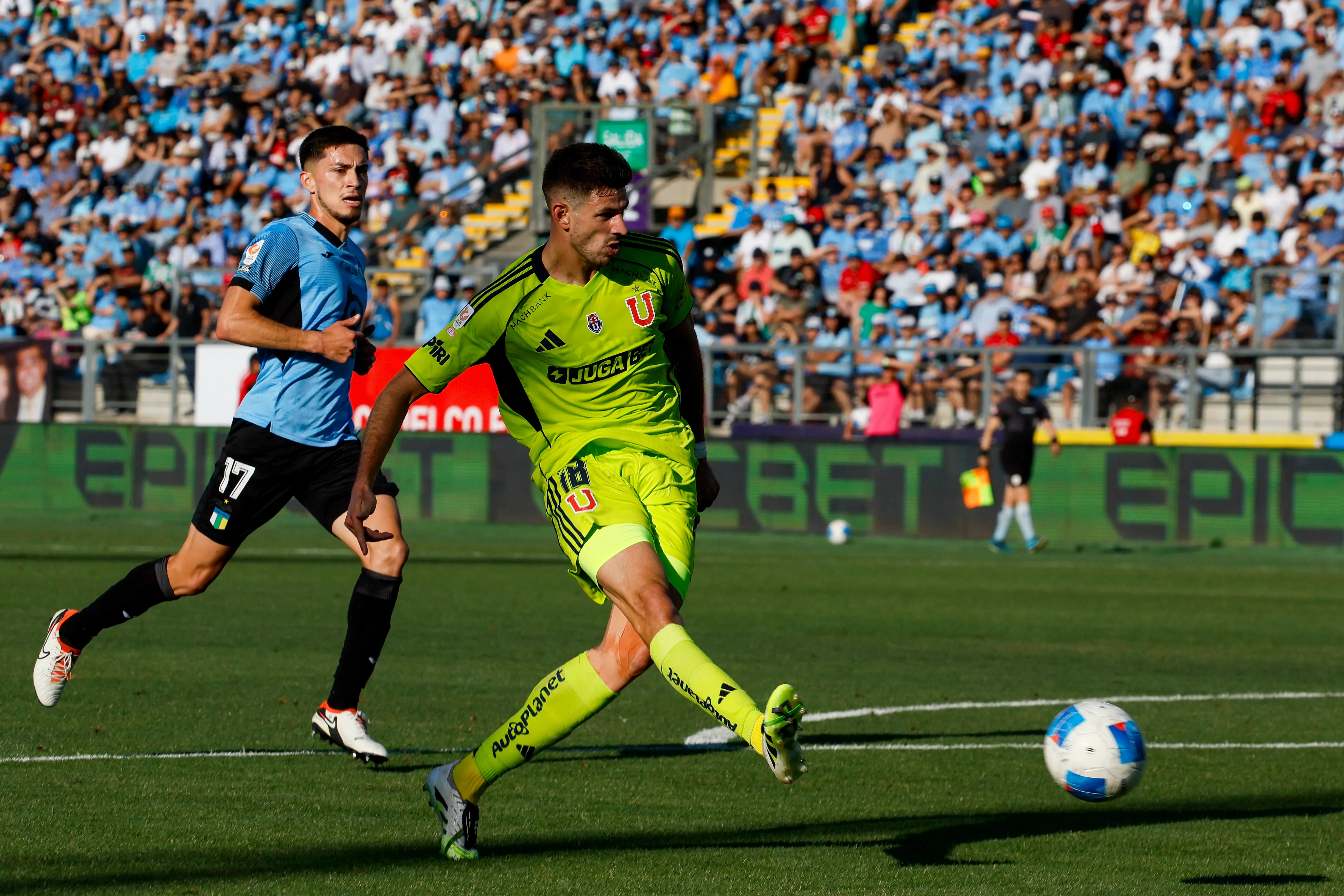 Lucas Di Yorio es titular en la delantera de la U. Foto: Andres Pina/Photosport