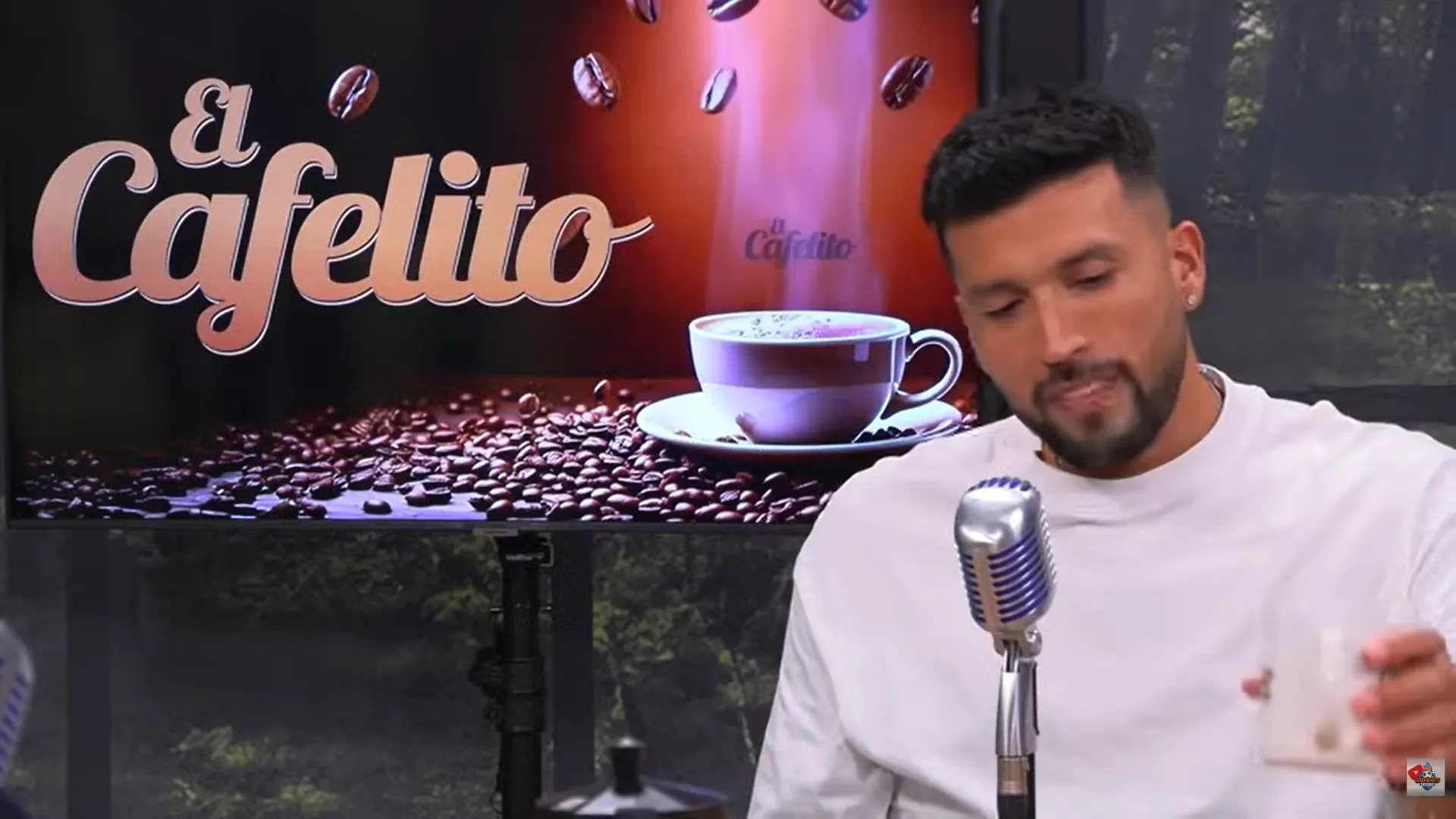 Ezequiel Garay habló con emoción de su retiro a los 33 años. Hoy tiene 39. (Captura El Cafelito de Josep Pedrerol).