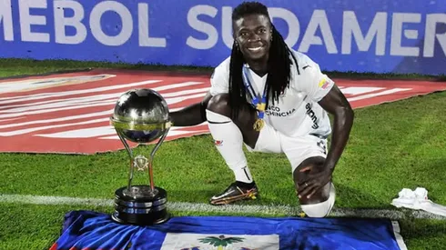 Ricardo Adé, una de las figuras del Liga de Quito que ganó la Copa Sudamericana. Sigue en aquel club.