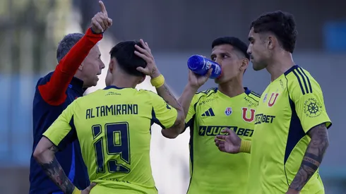 Gustavo Álvarez tendrá que hacer cambios en la formación ante Coquimbo.