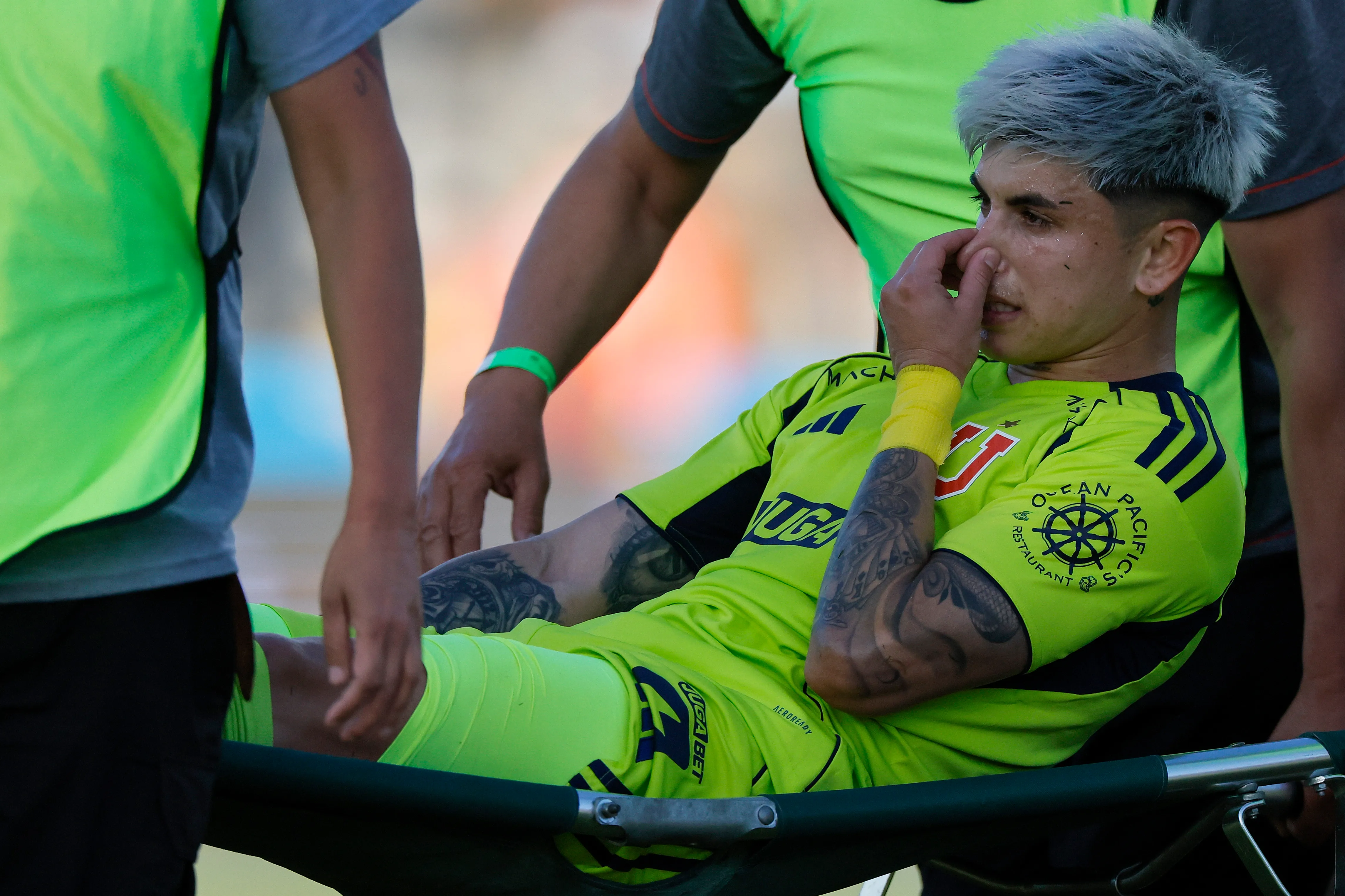 Maximiliano Guerrero tiene un desgarro y se queda fuera en la U. Foto: Andrés Pina/Photosport