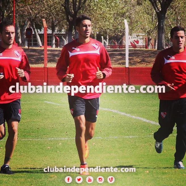 Lucero vistió la camiseta de Independiente entre 2014 y 2016, anotando 9 goles en 41 partidos.