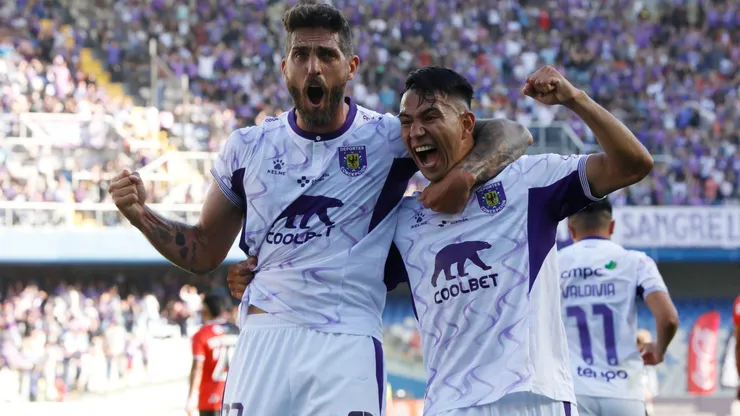 Joaquín Larrivey anotó tres goles en los cuartos de final de la Liguilla de Ascenso de la Primera B 2025.