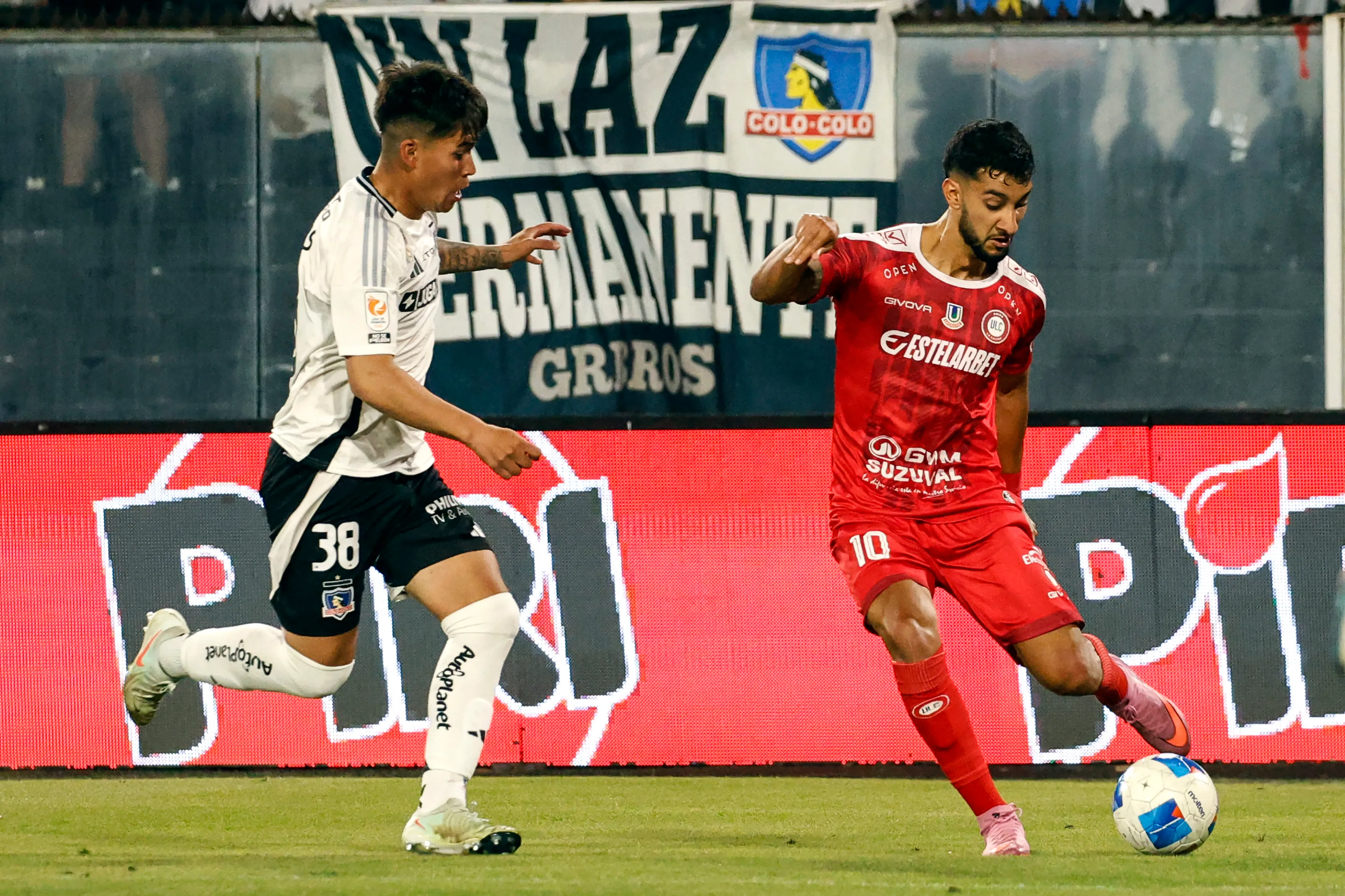 Víctor Campos es recurrente en Colo Colo. Foto: Diego Martin/Photosport