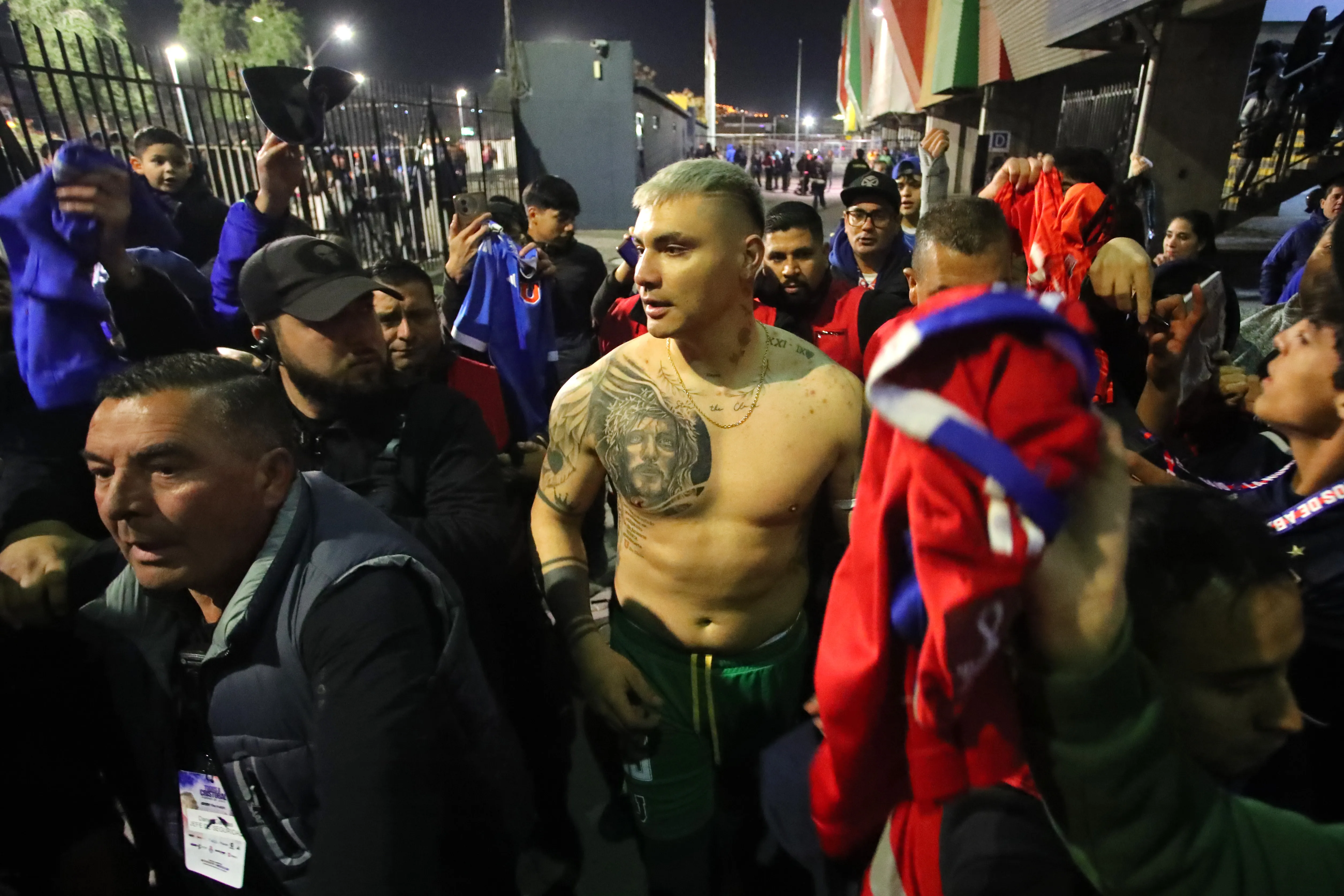 Cristóbal Campos se ha rodeado del cariño de los hinchas. Foto: Jonnathan Oyarzun/Photosport