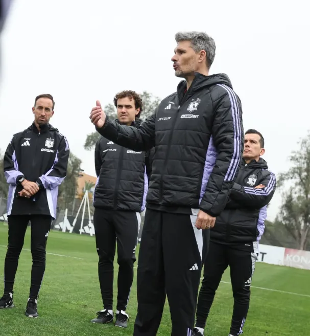 Paolo Pacione (a la izquierda) es el preparador físico del staff de Fernando Ortiz en los albos.