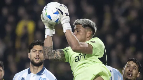 Peñarol avisa que quiere que Brayan Cortés se quede de por vida.