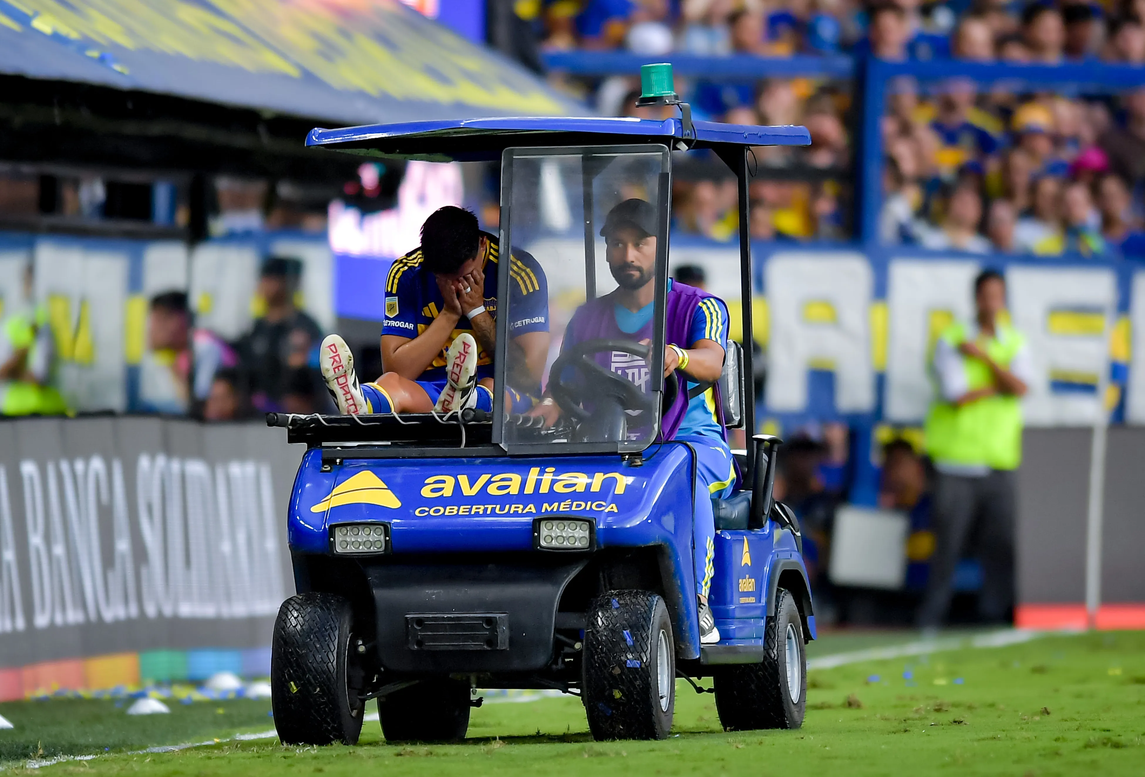 Williams Alarcón no ha tenido mucha suerte en Boca. (Marcelo Endelli/Getty Images).