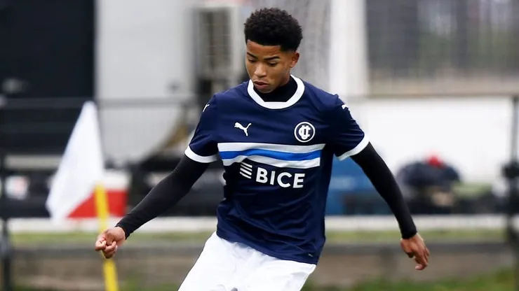 Jeffrey Sekgota firmó contrato con U. Católica