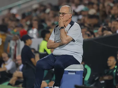 Lo pasa mal: el nuevo golpe que recibe Marcelo Bielsa en Uruguay