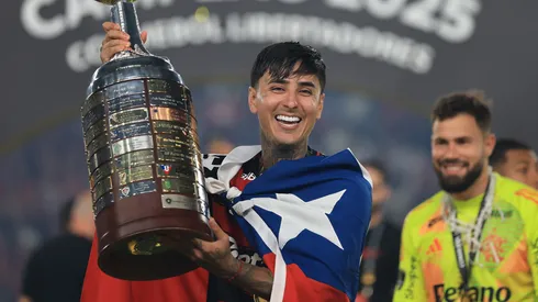 Pulgar defiende su amarilla en la final de Copa Libertadores.