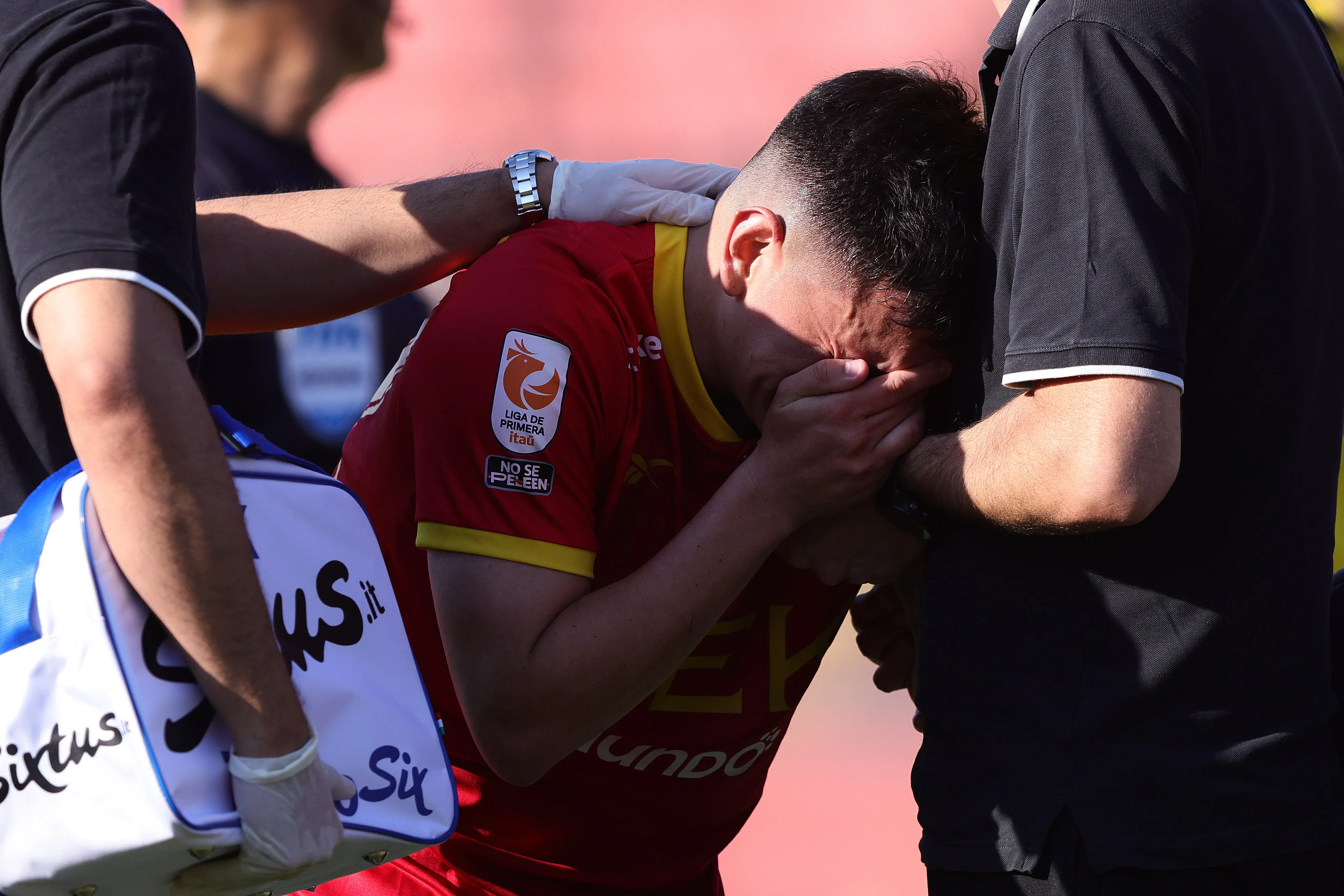 Pablo Aránguiz salió lesionado en la derrota de Unión Española ante O’Higgins. (Felipe Zanca/Photosport).