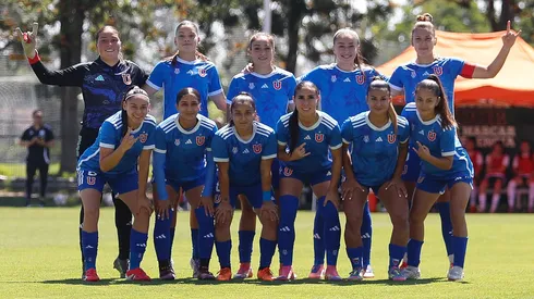 El festejo de Arantza y Grettel con la U en el estadio Monumental.