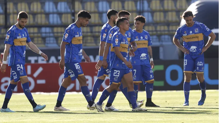 Everton peligra hasta la última fecha en Primera.