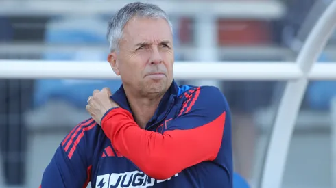 Gustavo Álvarez tiene contrato por todo 2026 en la U.