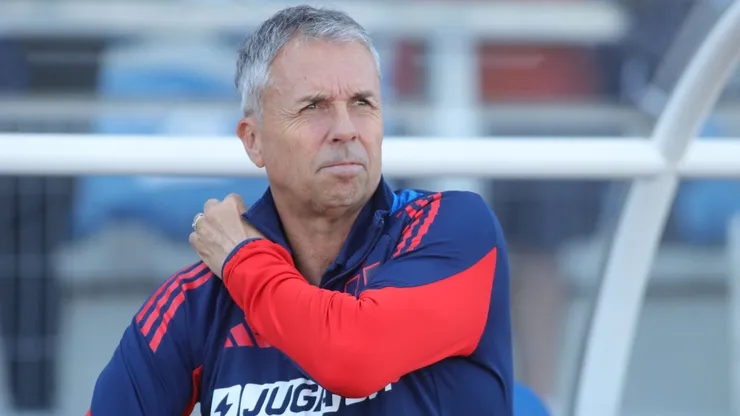 Gustavo Álvarez tiene contrato por todo 2026 en la U.