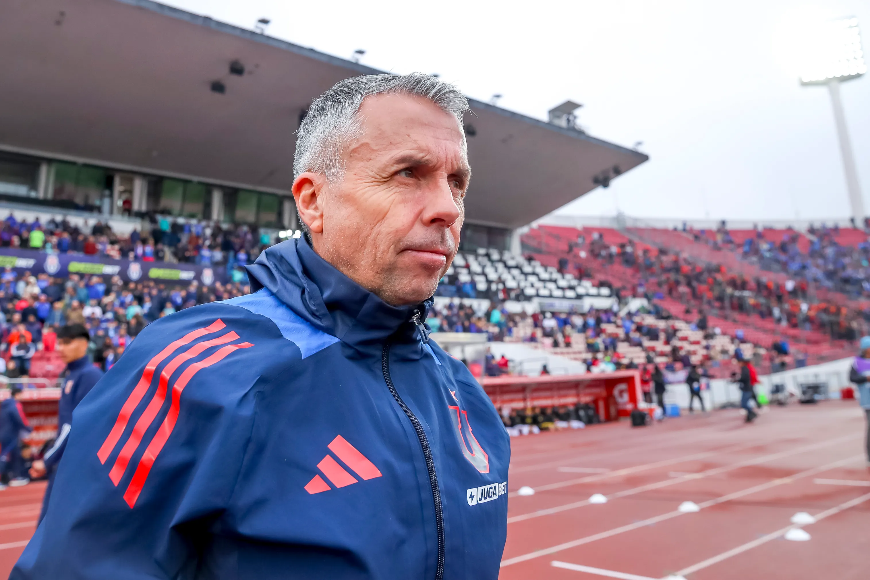 Gustavo Álvarez anunció su salida de U. de Chile y así reaccionaron en Perú, donde lo busca la selección | Photosport