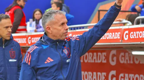 Gustavo Álvarez no seguirá como DT de Universidad de Chile.