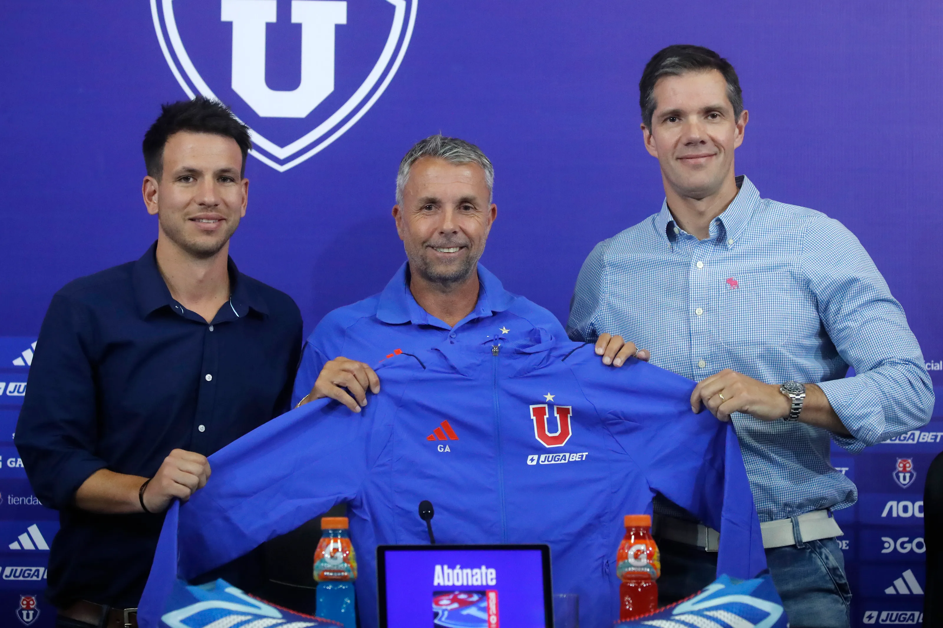 Gustavo Álvarez tendrá que negociar con la U su salida anticipada. Foto: Jonnathan Oyarzun/Photosport