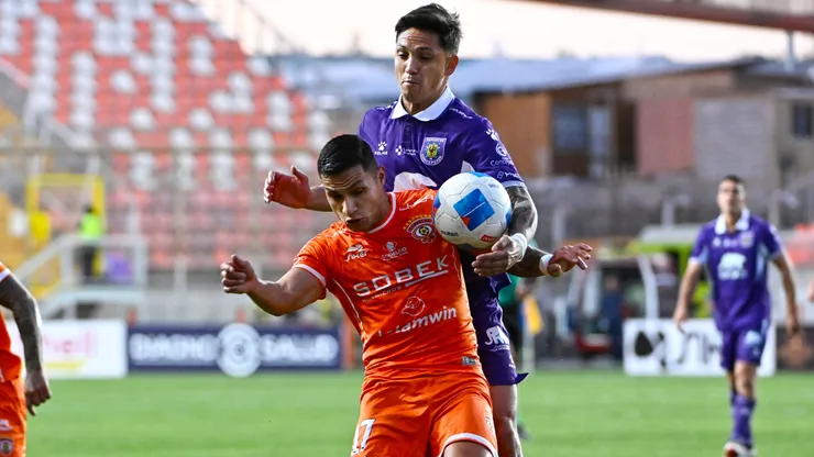 Deportes Concepción y Cobreloa juegan la ida en el Ester Roa.