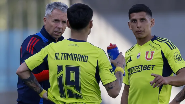 Gustavo Álvarez modificó la formación titular de la U.
