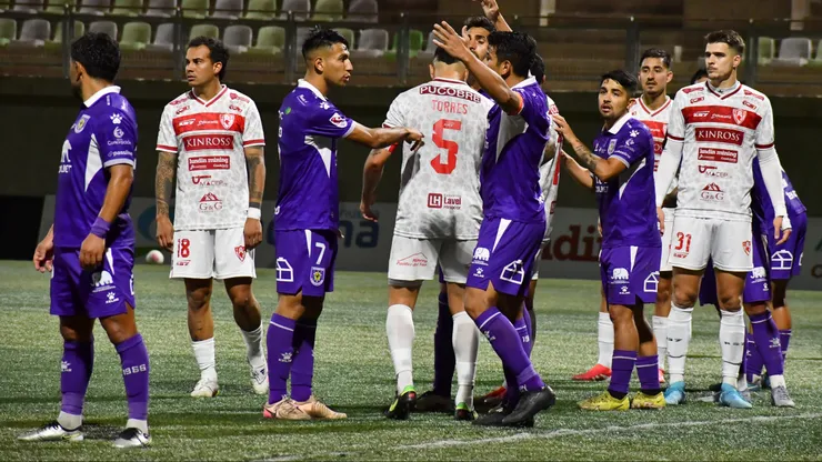 El equipo que tuvo una gran campaña y podría perder a su DT.
