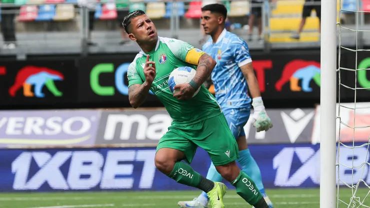 Leonardo Valencia puede cambiar de equipo.