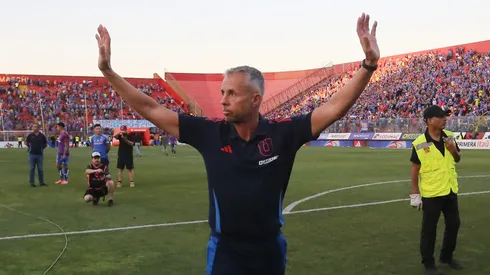 Gustavo Álvarez estaría viviendo sus últimos partidos en U. de Chile.