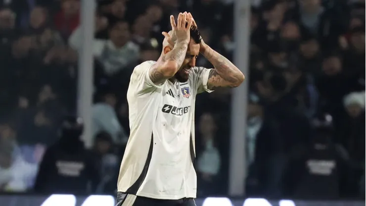 Arturo Vidal vive un presente complejo en Colo Colo.