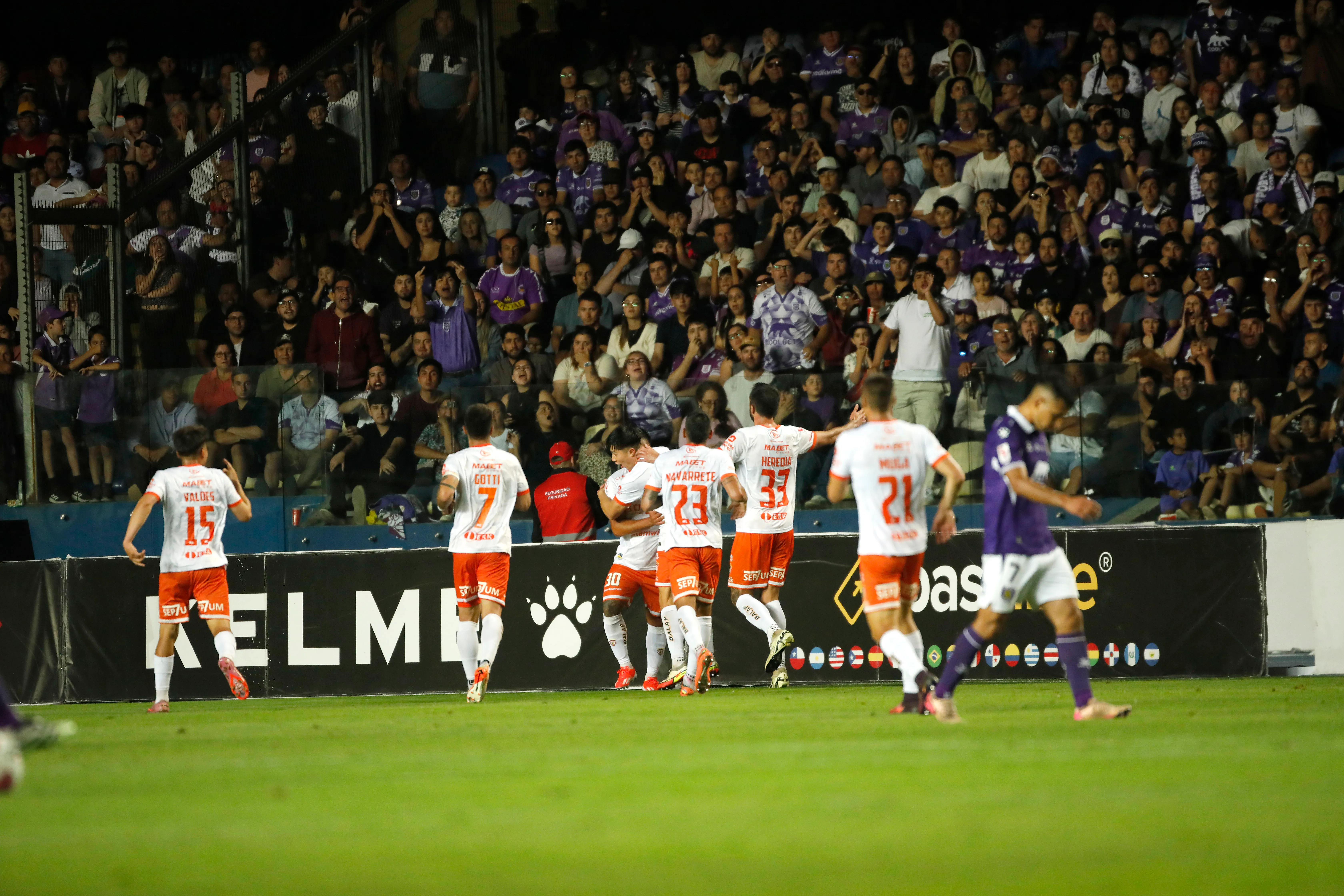 Cobreloa quedó feliz con el empate. Imagen: Photosport