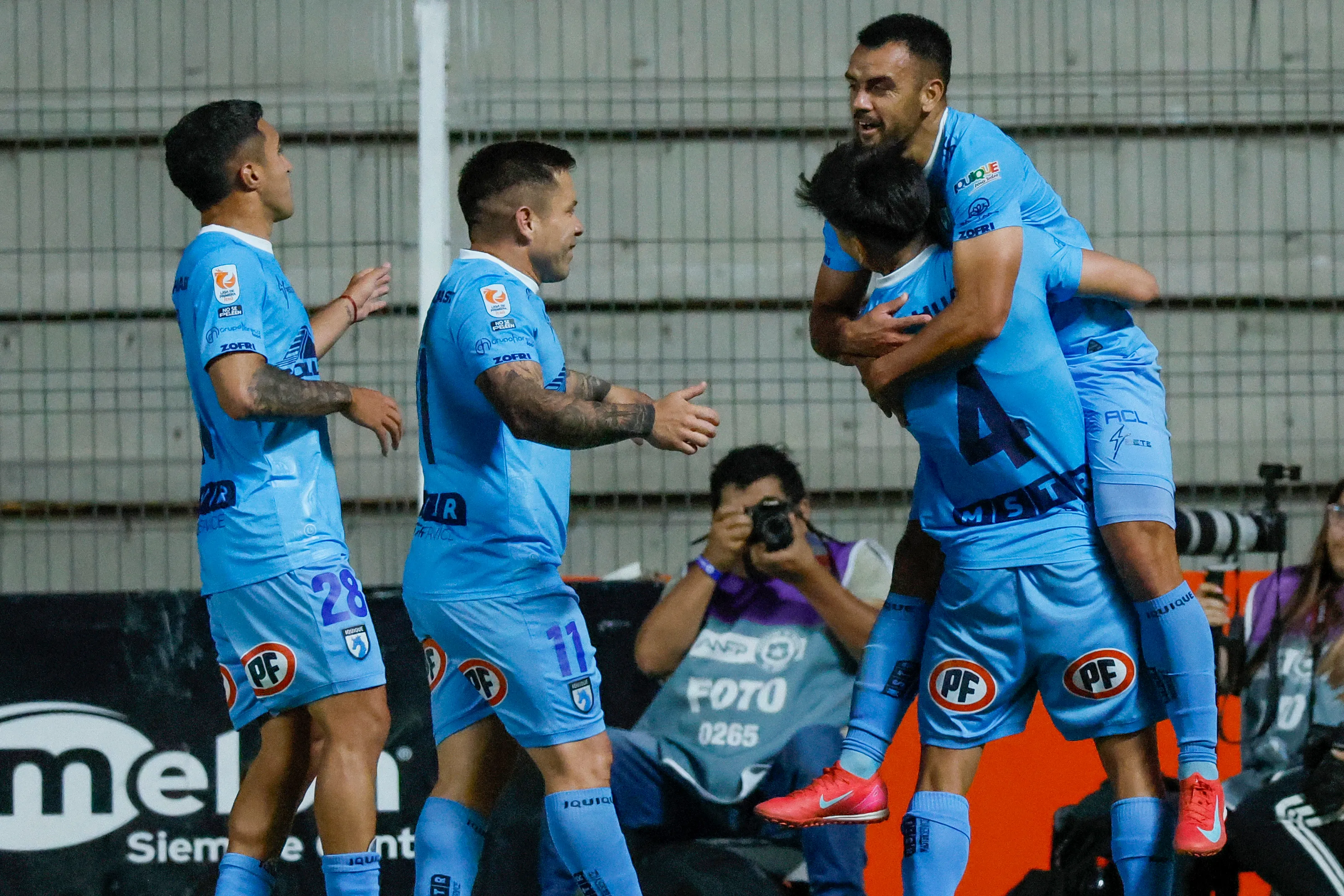 Contrario a lo que muchos esperaban, Deportes Iquique llegó con vida a la última fecha del torneo. | Foto: Photosport.