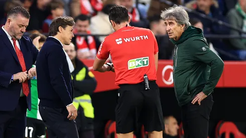 El ingeniero respondió al entrenador de Alexis y Gabi Suazo en Sevilla.
