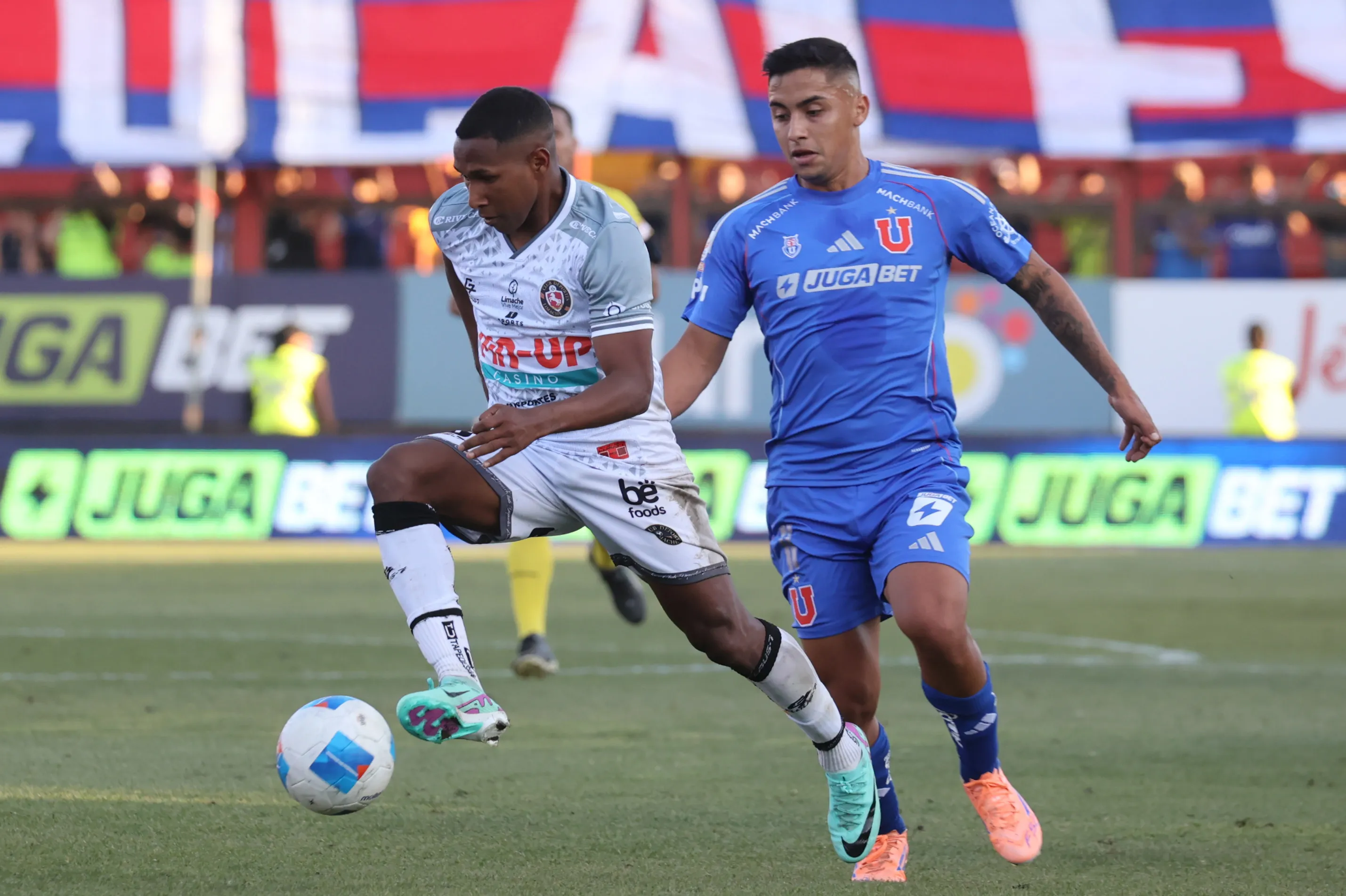 Nicolas Guerra termina contrato con la U y no seguirá en el club. Foto: Dragomir Yankovic/Photosport