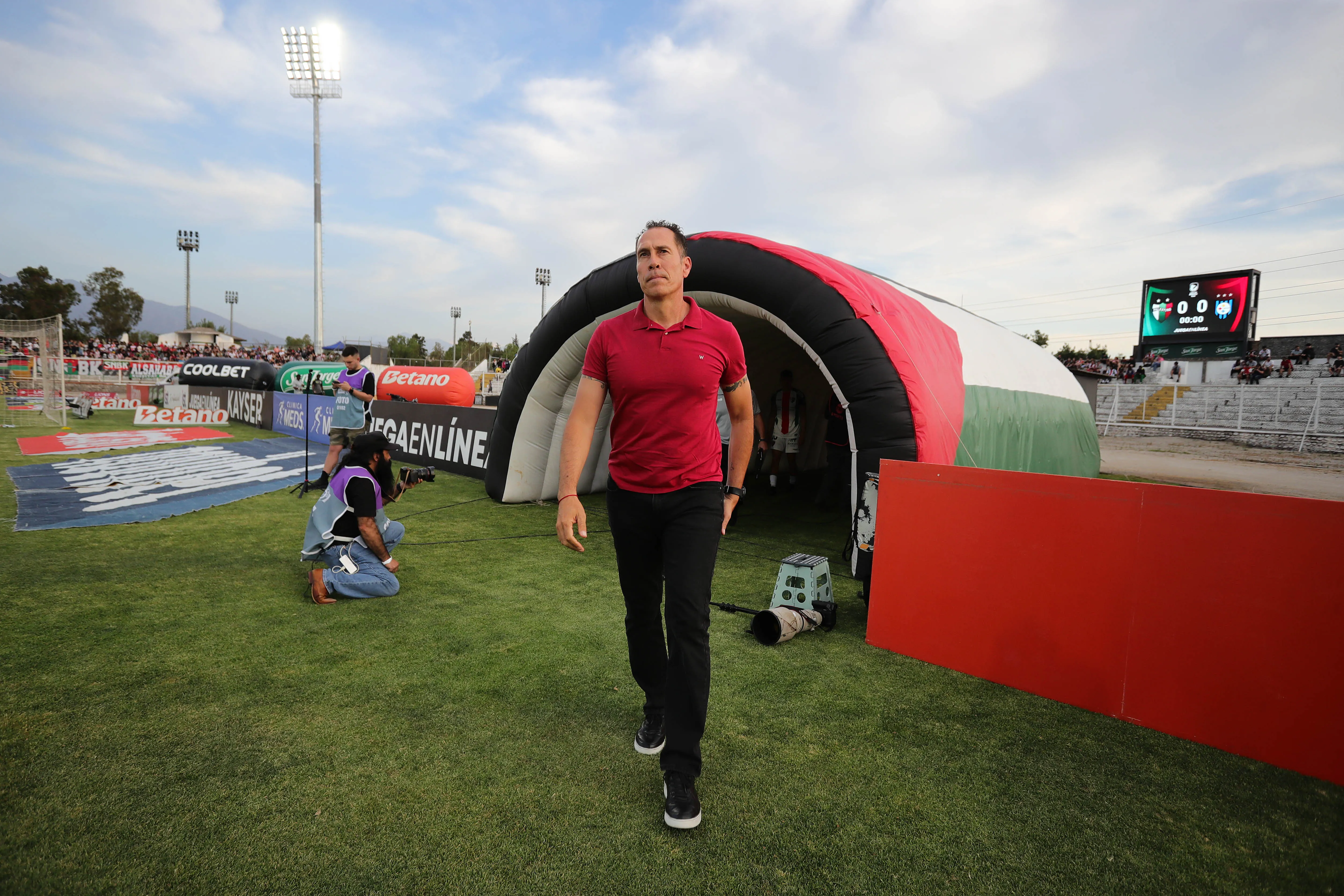 Lucas Bovaglio dirigió por última vez a Palestino. (Felipe Zanca/Photosport).