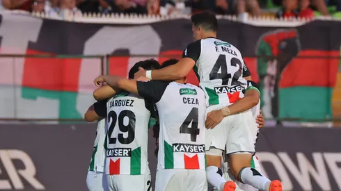 Palestino celebró un empate a última hora ante el Huachi.