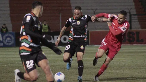 Ñublense y Cobresal animan un duelo que miran con interés desde Macul.