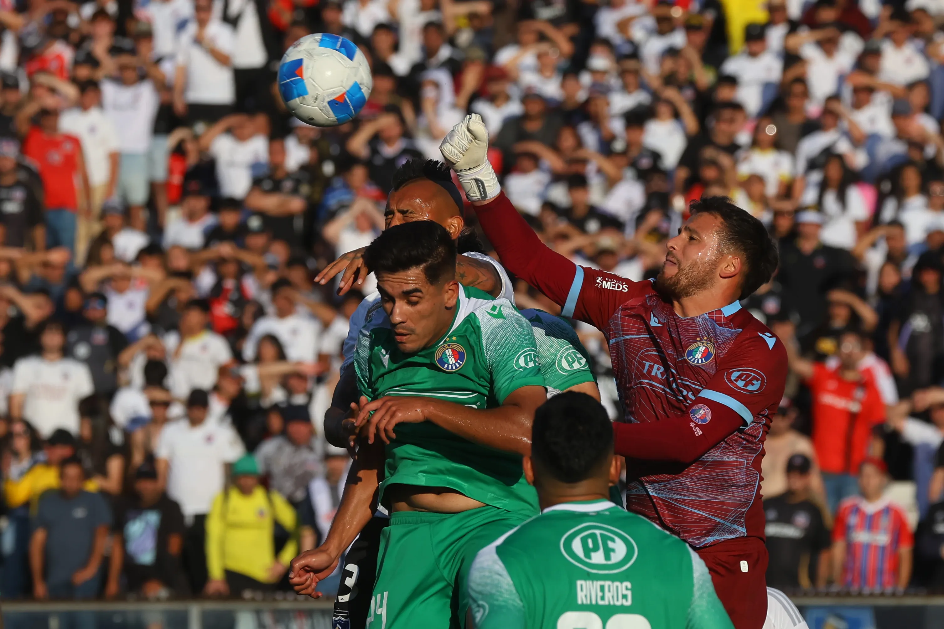 Tomás Ahumada tuvo un partido muy destacado ante Colo Colo. (Jonnathan Oyarzun/Photosport).