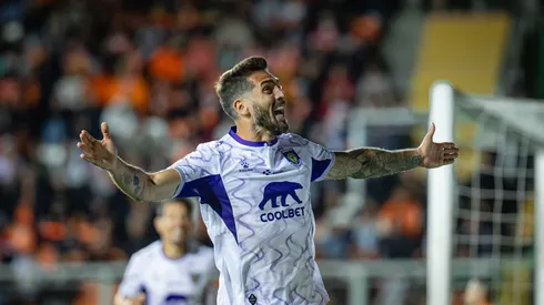 Larrivey fue figura del Conce en el torneo