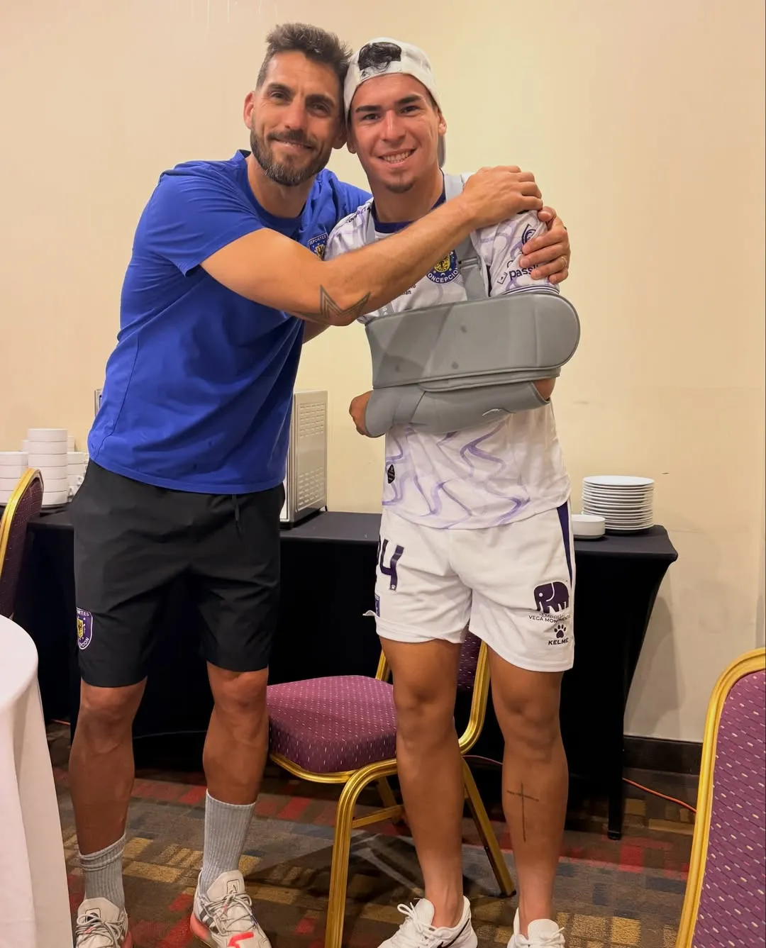 Espinola junto con Larrivey celebrando el ascenso de Concepción