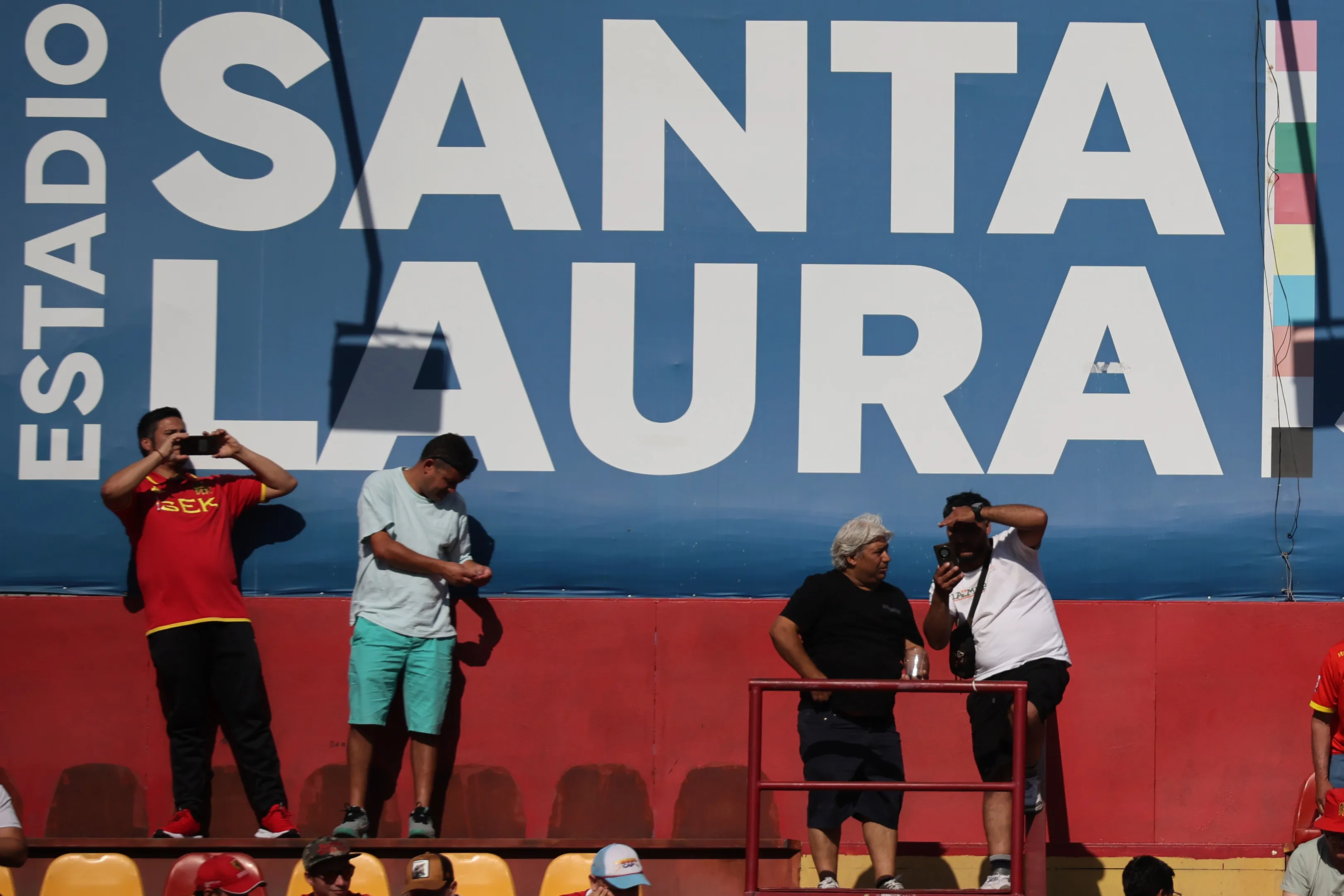 El estadio Santa Laura puede tener un gran cambio en 2026. Foto: Dragomir Yankovic/Photosport