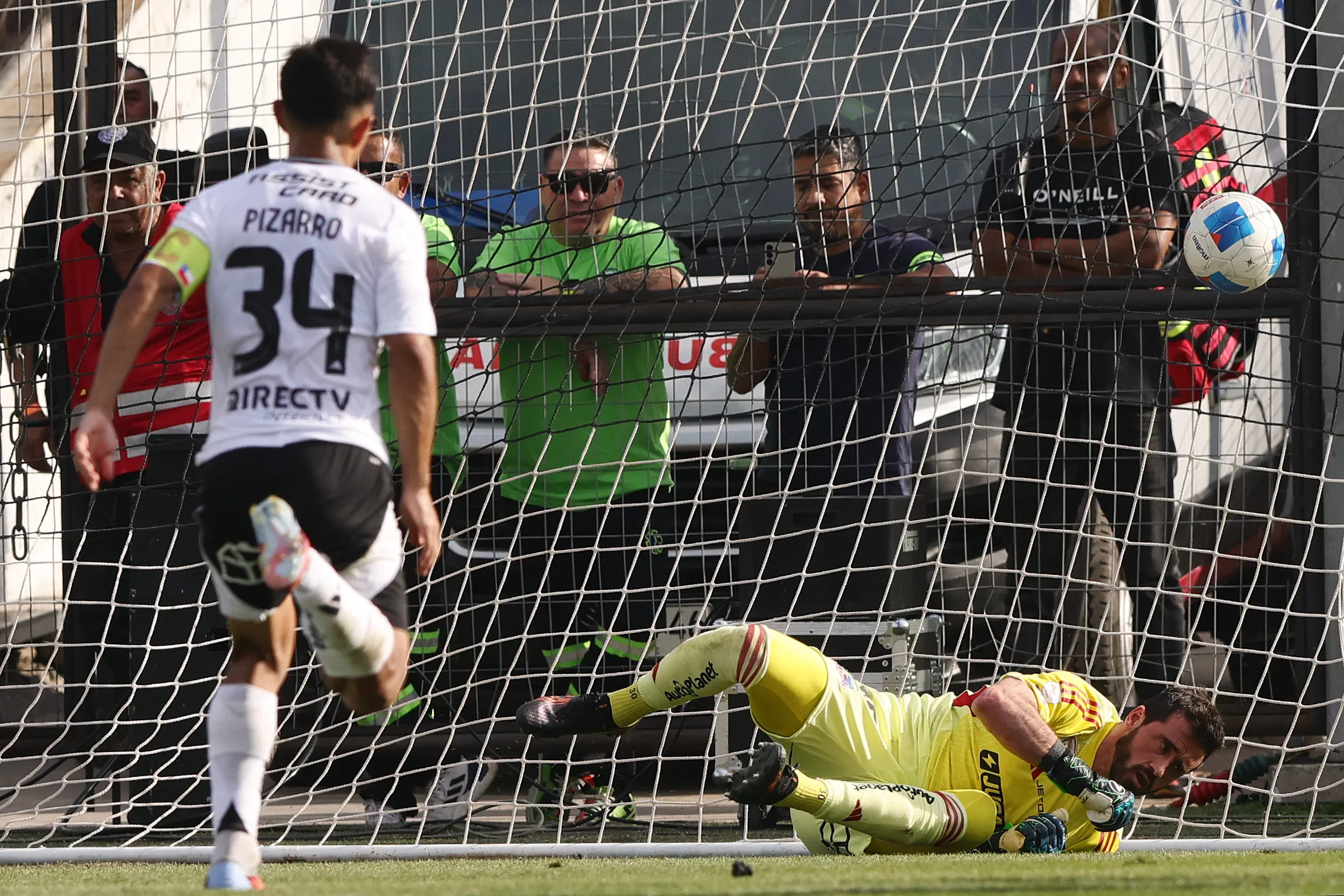 Colo Colo busca un nuevo arquero para 2026. Foto: Felipe Zanca/Photosport