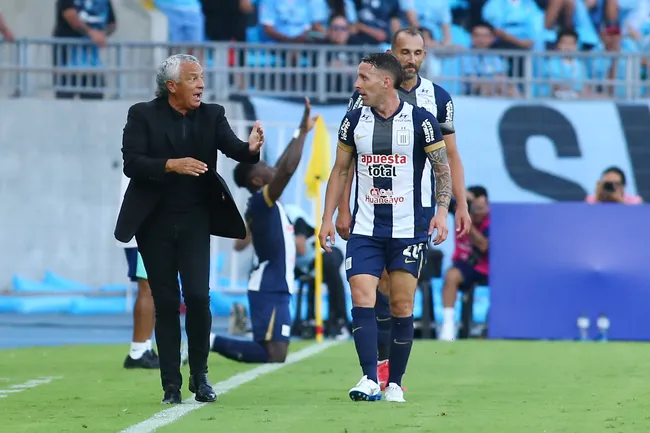 Gorosito dirigió a Alianza Lima contra Deportes Iquique en la Libertadores. (Alex Diaz/Photosport).