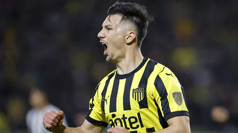 Parecía que este delantero iba a cruzar rumbo al acérrimo rival de Peñarol, peeero...